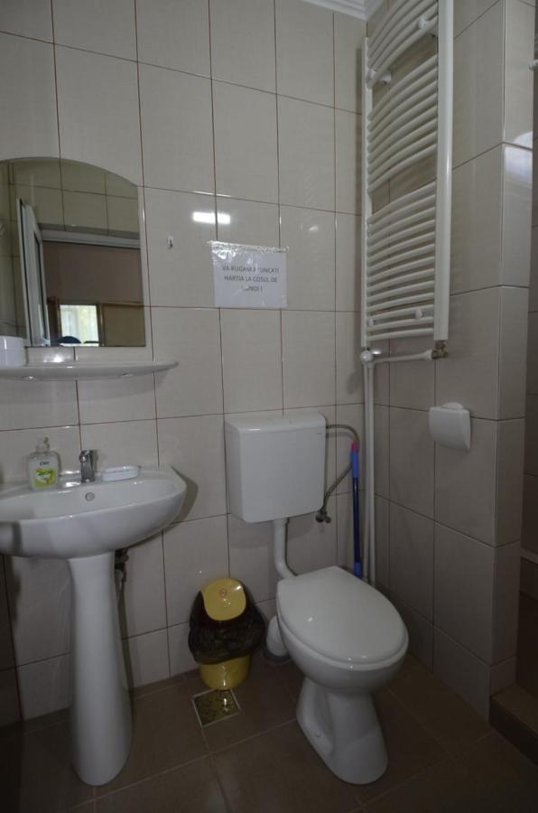 Vila Calypso Apartment คอสติเนช ภายนอก รูปภาพ