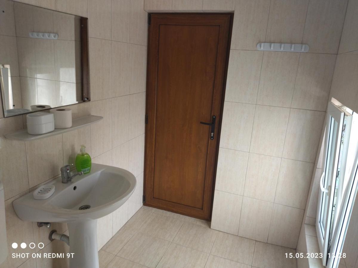 Vila Calypso Apartment คอสติเนช ภายนอก รูปภาพ